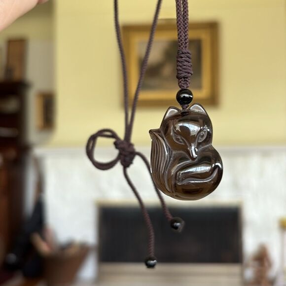 NEW! Ice Obsidian/Fluorite Fox Necklace Healing Pendant Protection Amulet Charm - Picture 2 of 11